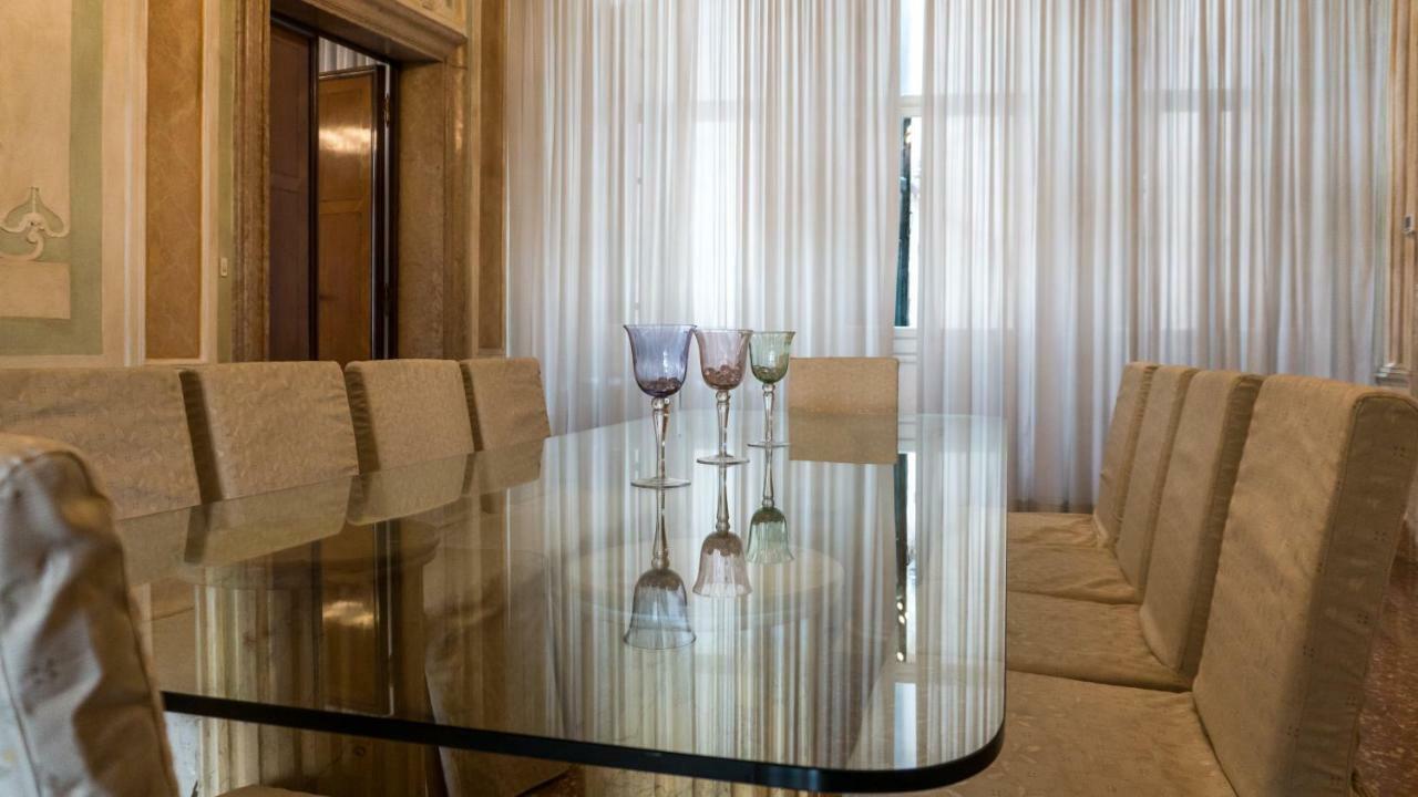 Luxury Balcony Apartment เวนิส ภายนอก รูปภาพ